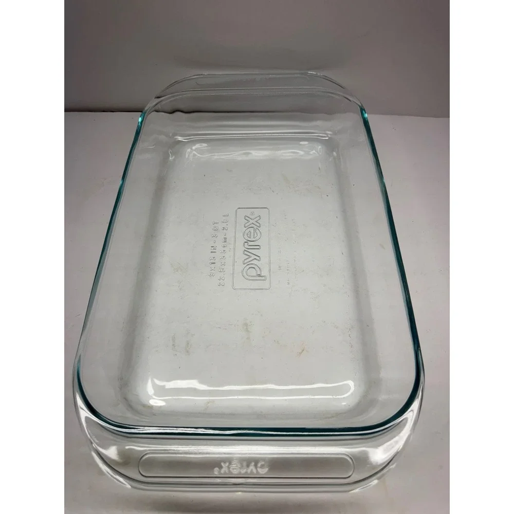 Pyrex 9x13 Glass Baking Dish 3 Quart Rectangular Roaster Casserole Pan 233 USA